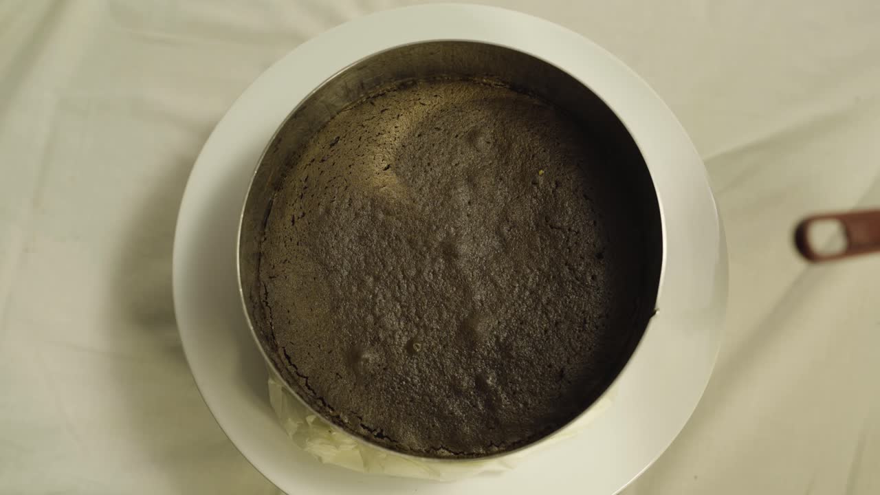 피스타치오 케이크 만들기. 재료 추가