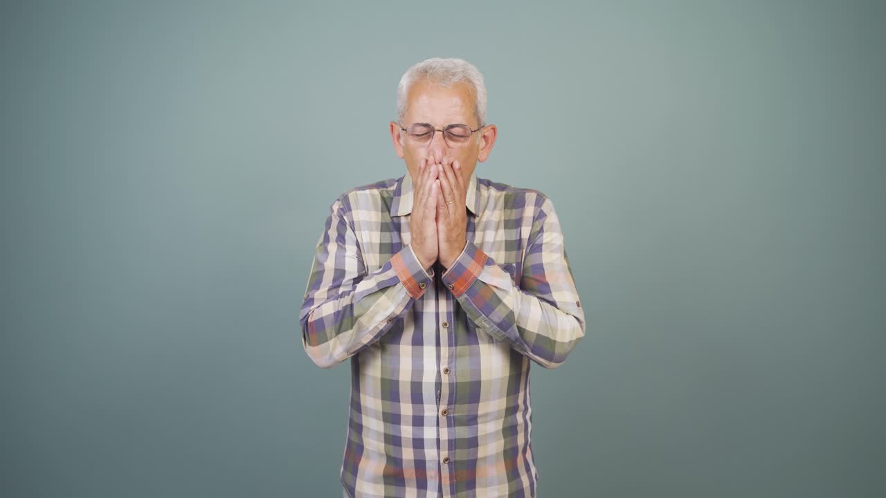 The sneezing man. Patient.