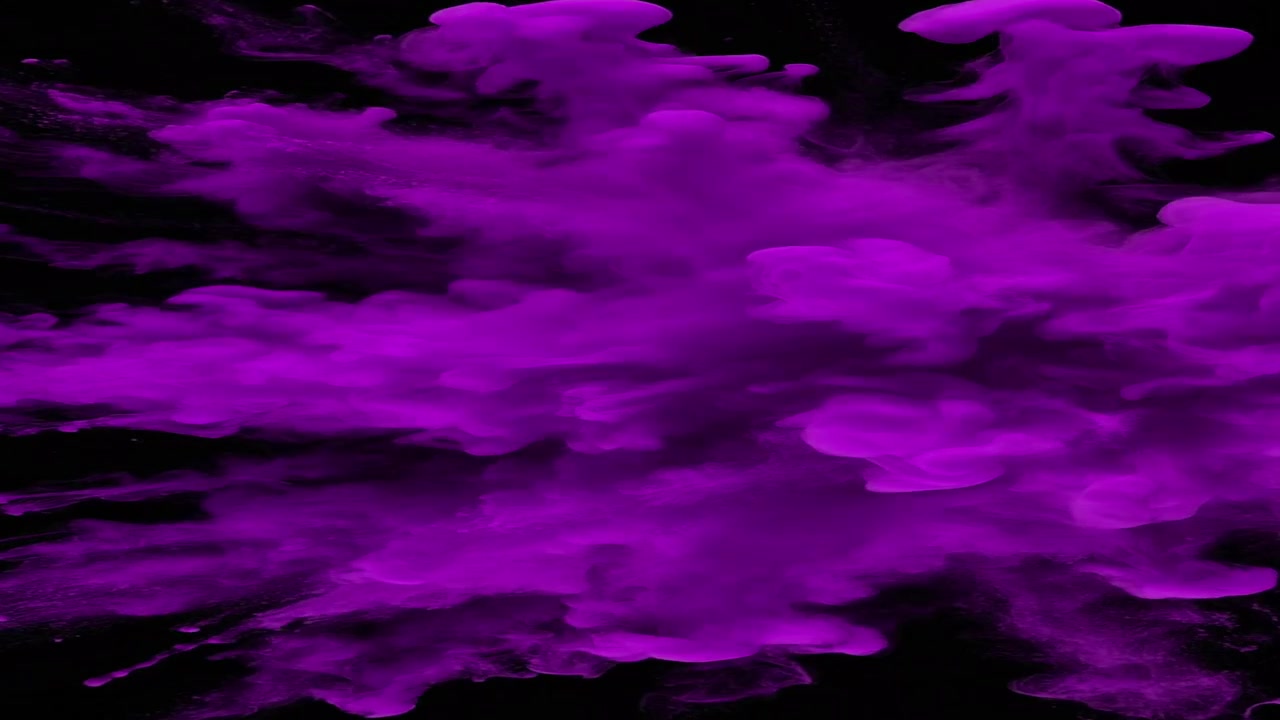 Lilla pulvereksplosion mod sort baggrund