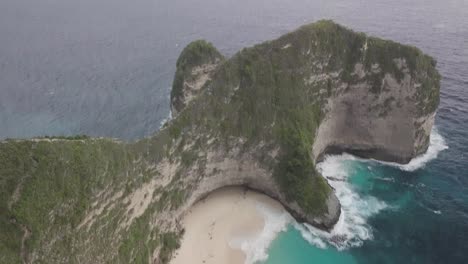 Famous-Kelingking-Beach-Viewpoint,-Nusa-Penida-Island,-Bali