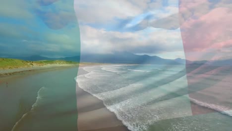 Digitale-Komposition-Der-Wehenden-Italienischen-Flagge-Vor-Der-Luftaufnahme-Des-Strandes-Und-Der-Meereswellen