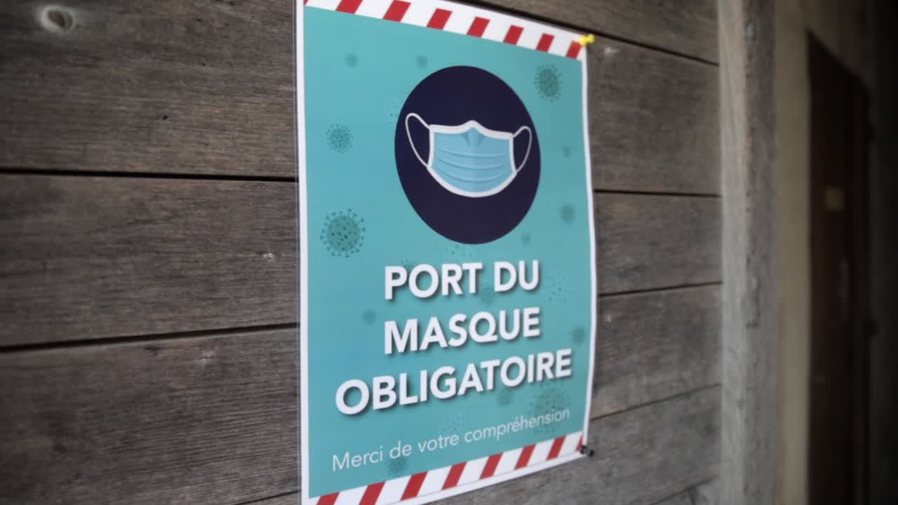 마스크 착용의 프랑스 전단지