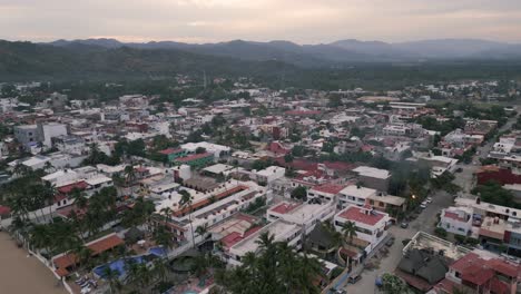 Ciudad-De-Playa-Turística-Aérea-En-San-Patricio-En-El-Estado-De-Jalisco,-México