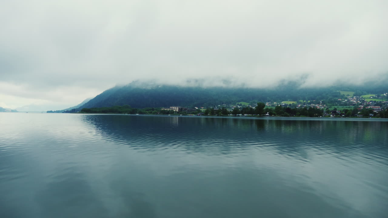 오스트리아 알프스 산 호수