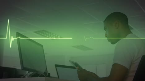 animación de la línea de vida sobre los hombres usando computadora