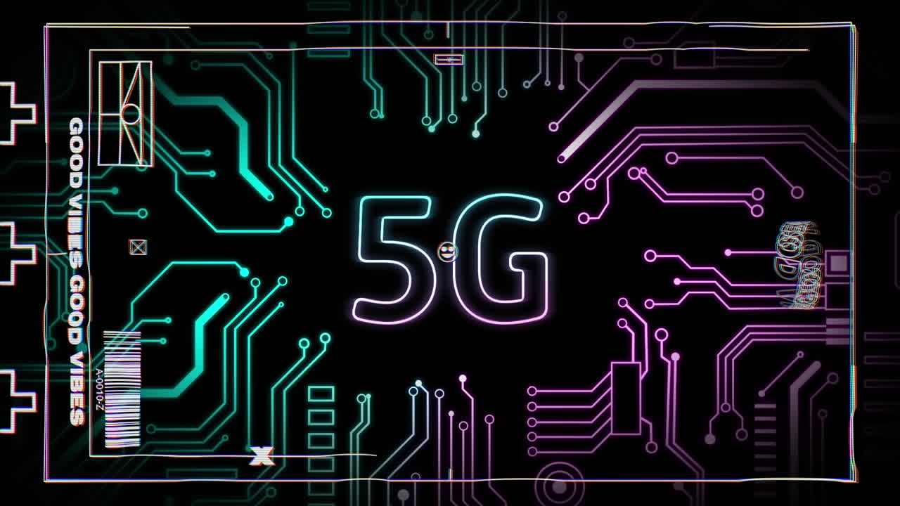 animación del procesamiento de texto y datos de 5g sobre una placa de circuitos informáticos