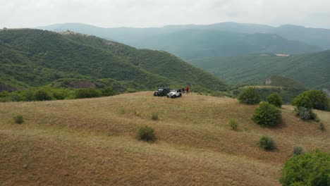 conducción todoterreno en las montañas georgianas