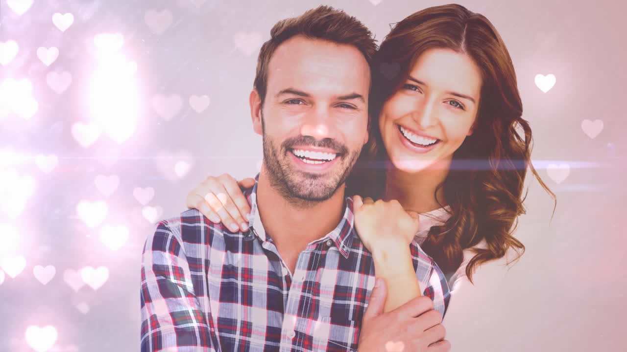 retrato de una feliz pareja sonriente para el día de san valentín