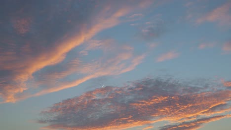 Vista-Del-Atardecer-Desde-El-Puerto-Del-Centro-De-La-Ciudad-De-Alghero