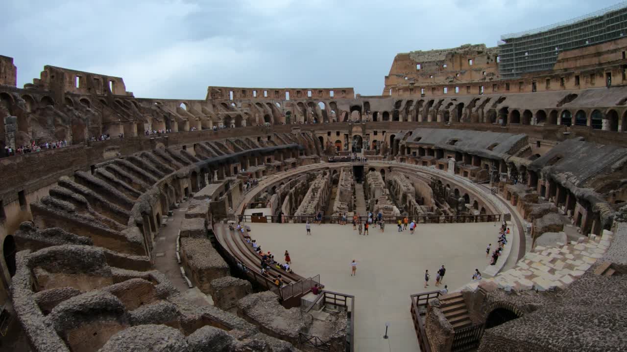 pov fue filmado dentro del anfiteatro del coliseo en roma, italia