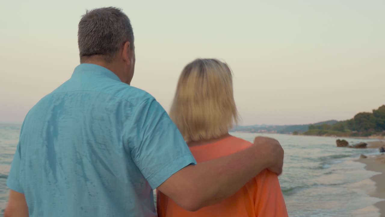 바가에서 조용한 저녁 산책