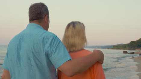 Quiet-evening-outing-at-the-seaside