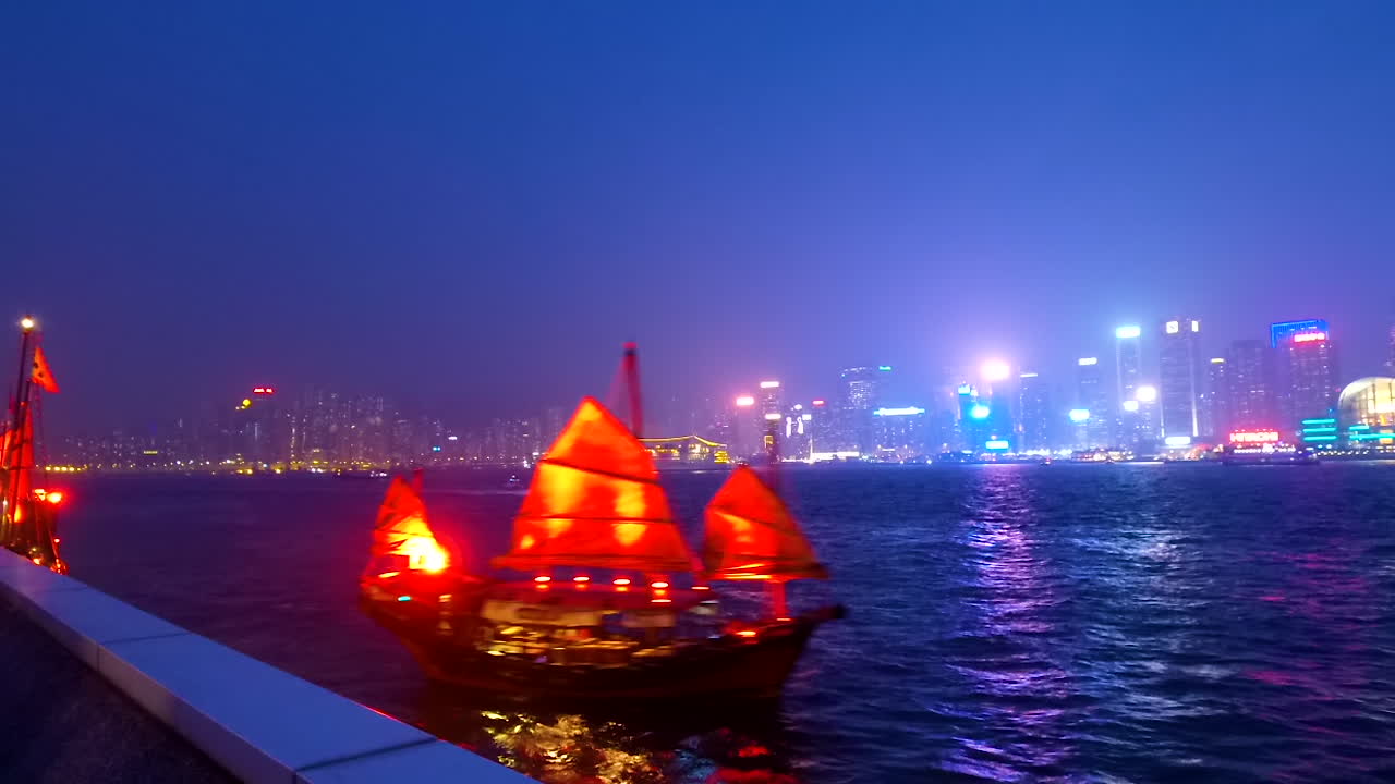 홍콩 항구 중국의 밤에 빠른 시간 경과 팬