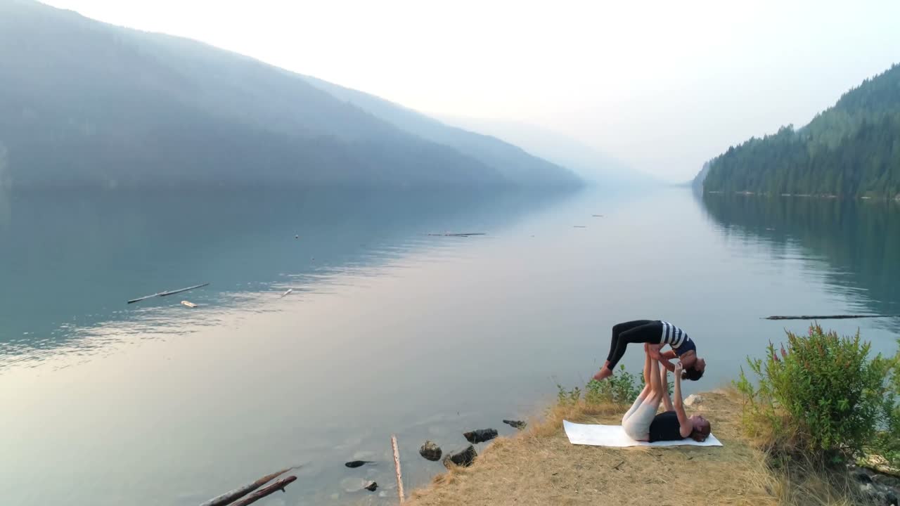 커플 연습 아크로요가 4k