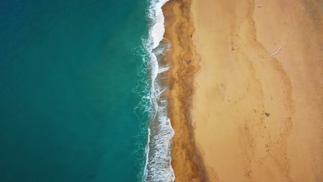 Cinemagraph-seamless-video-loop-at-the-seaside-on-the-island-Sardinia-in-Italy