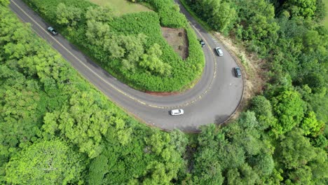 Imágenes-De-Drones-De-Carretera-Sinuosa-De-Kauai-Hawaii