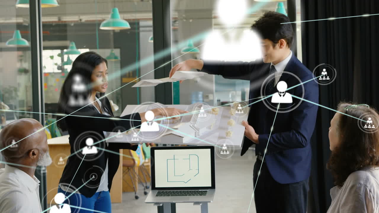 사무실에서 다양한 사업가들과의 아이콘과의 연결 네트워크의 애니메이션