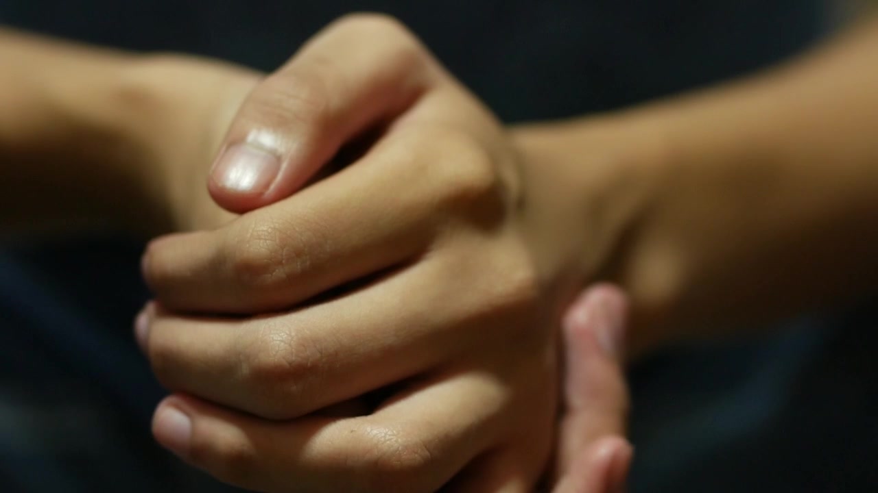 4K S-Log close-up footage of human hands capturing natural movement, gestures, and detailed texture in a cinematic and realistic setting.