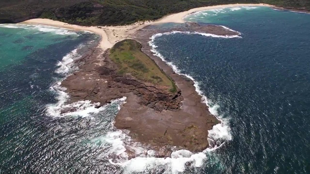 Veduta aerea di Flat Rocks Point nel Nuovo Galles del Sud, Australia - Ripresa con drone