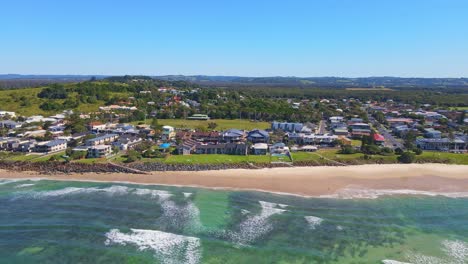 Panorama-Del-Pueblo-Costero-De-Lennox-Head-En-La-Costa-De-Nueva-Gales-Del-Sur,-Australia