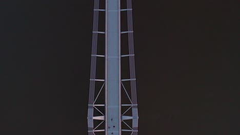 pan up revela una toma aérea de la catedral de san pablo desde el puente millennium london sunrise