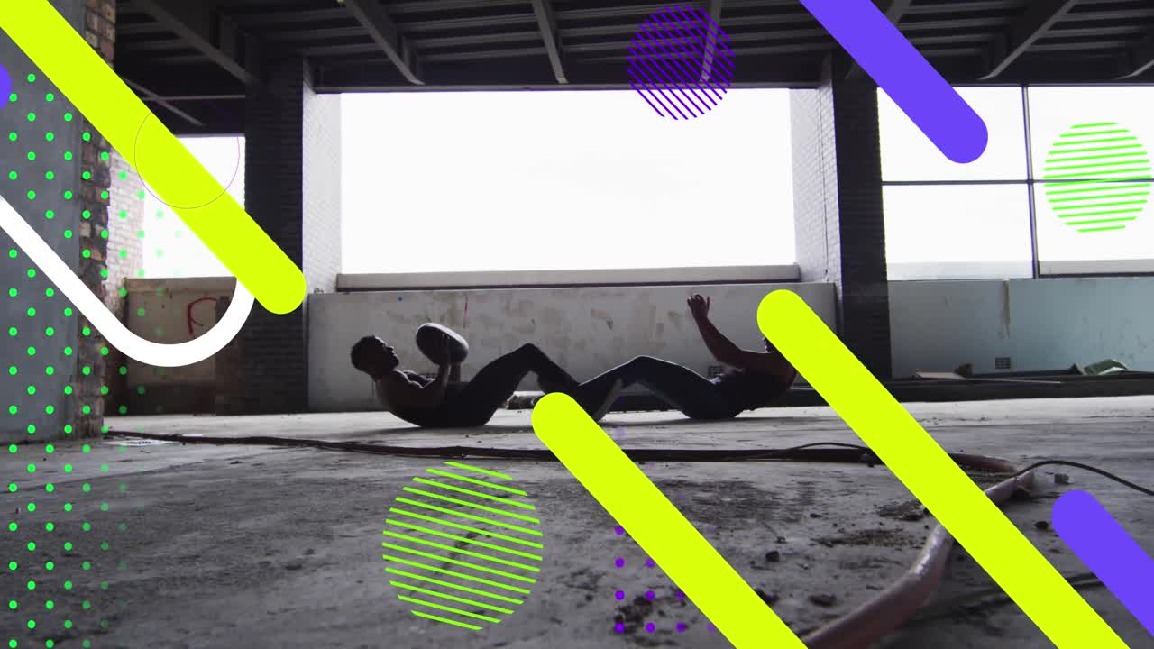 múltiples formas abstractas contra hombre y mujer afroamericanos trabajando con una pelota de medicina