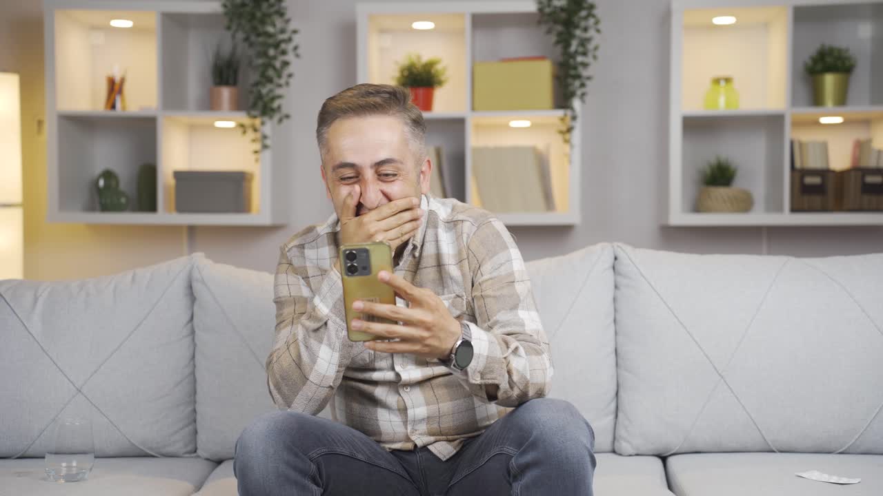 좋은 소식을 읽는 사람.