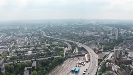 Dolly-Forward-Drohnenaufnahme-über-Der-Westway-Ring-Road-West-London