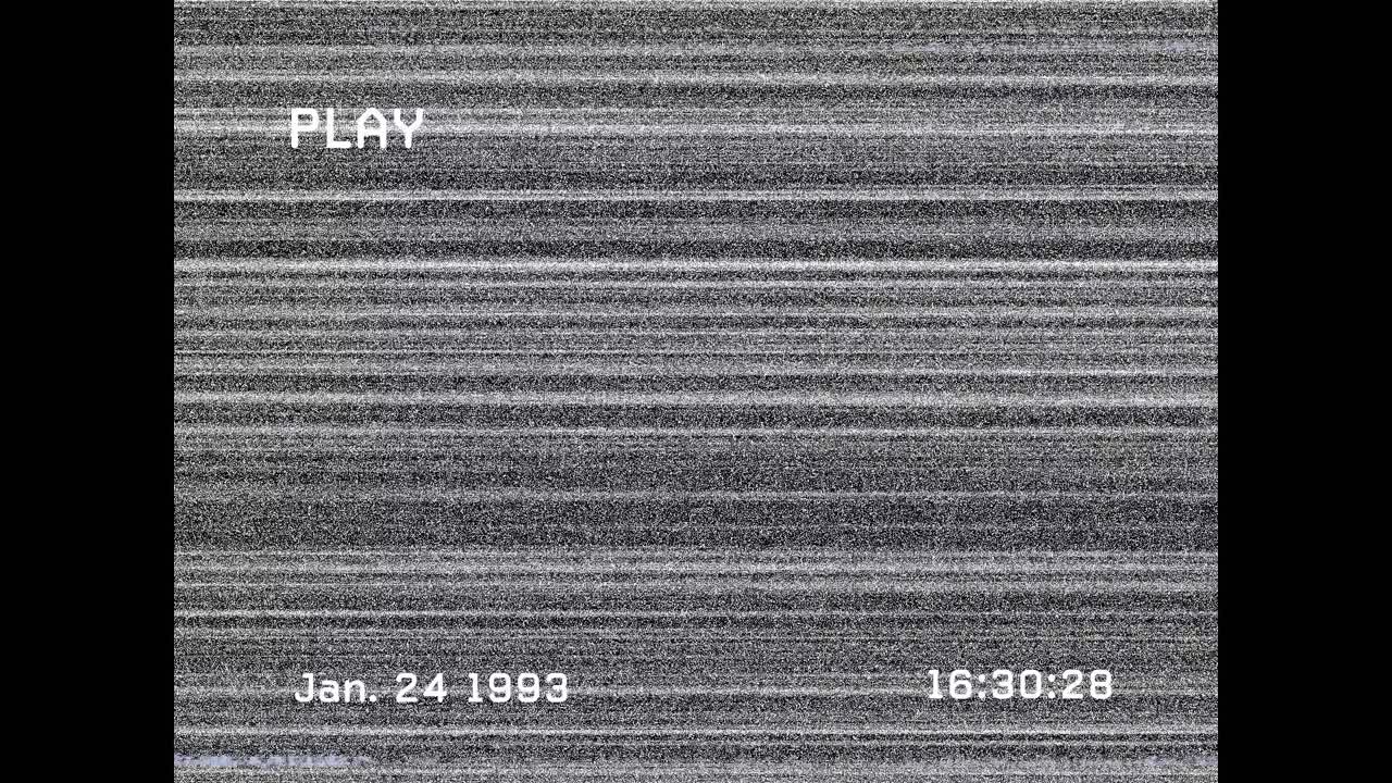 Animazione di interfaccia digitale su schermo con linee e glitch