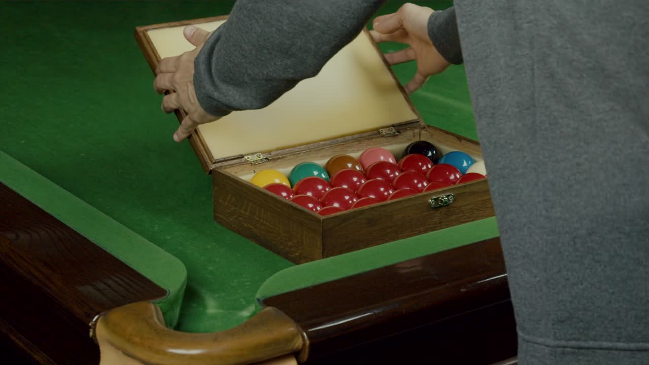 apertura de la caja de bolas de billar de billar