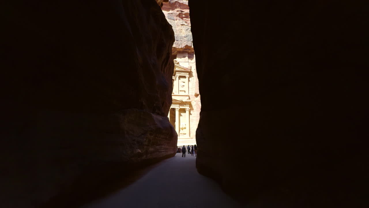 el siq y el tesoro de petra.