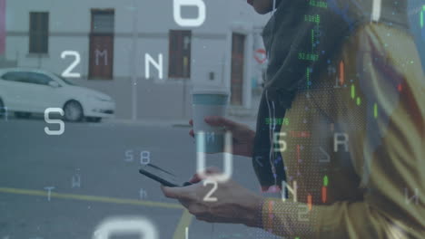 animación del procesamiento de datos financieros contra una mujer con hijab usando un teléfono inteligente en la calle