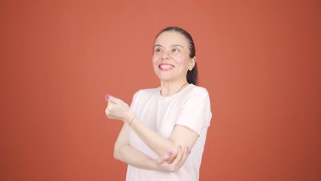una mujer pensante se le ocurre una gran idea.