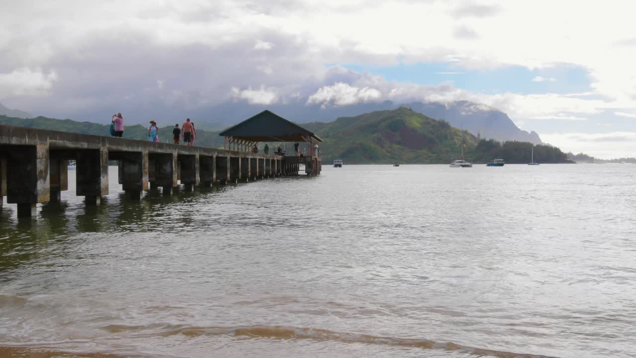 하와이 카우아이 하날레이 해변의 일몰
