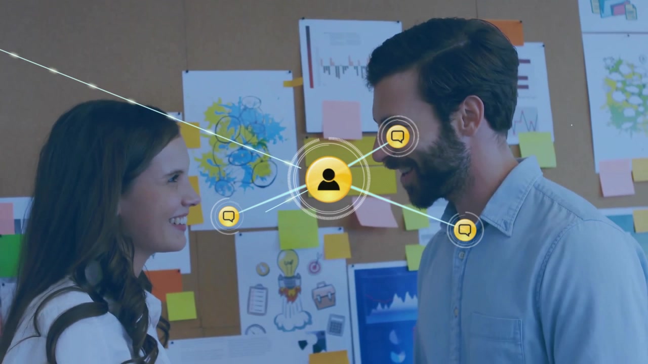 Animazione di una rete di connessioni con icone su diverse persone in ufficio.
