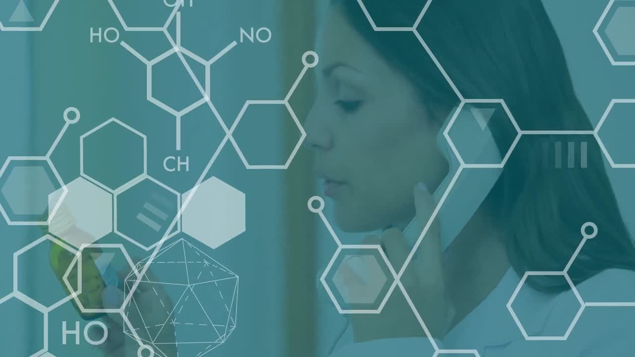 두 인종의 여성 의사가 전화로 이야기하는 화학 공식의 애니메이션