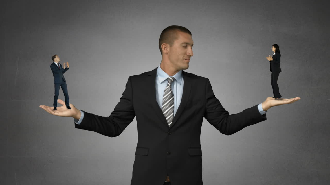 거대한 보스가 작은 사업가와 작은 사업가 여성을 들고 있습니다.