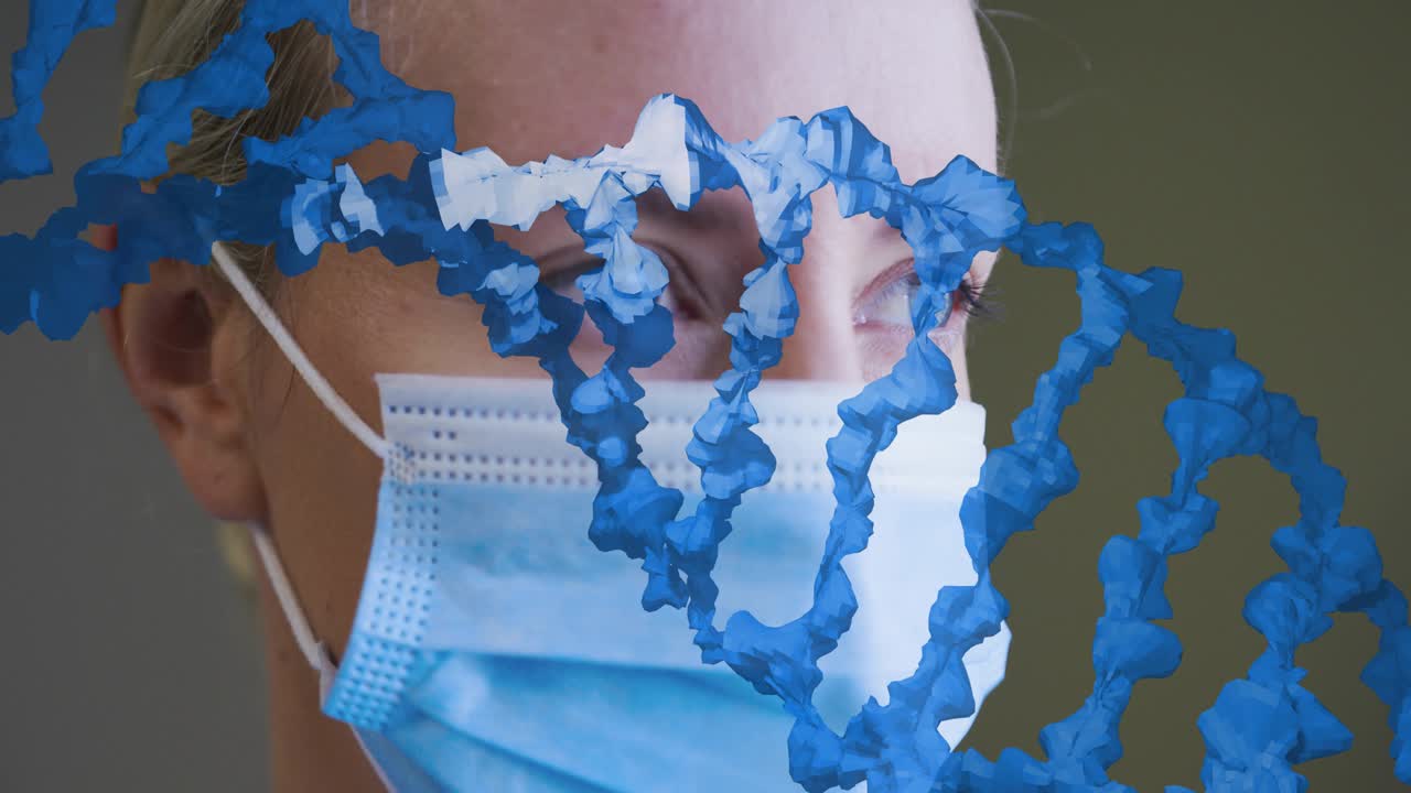 Mulher usando máscara cirúrgica rastreando hélice azul animada varrendo o rosto, mostrando sobreposição médica