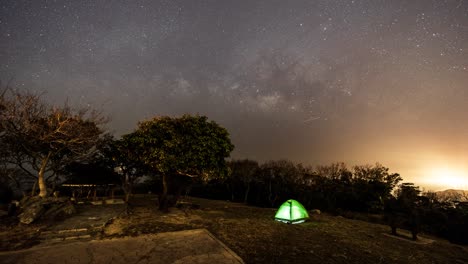 A-video-of-Milky-Way-rising-captured-in-Hong-Kong