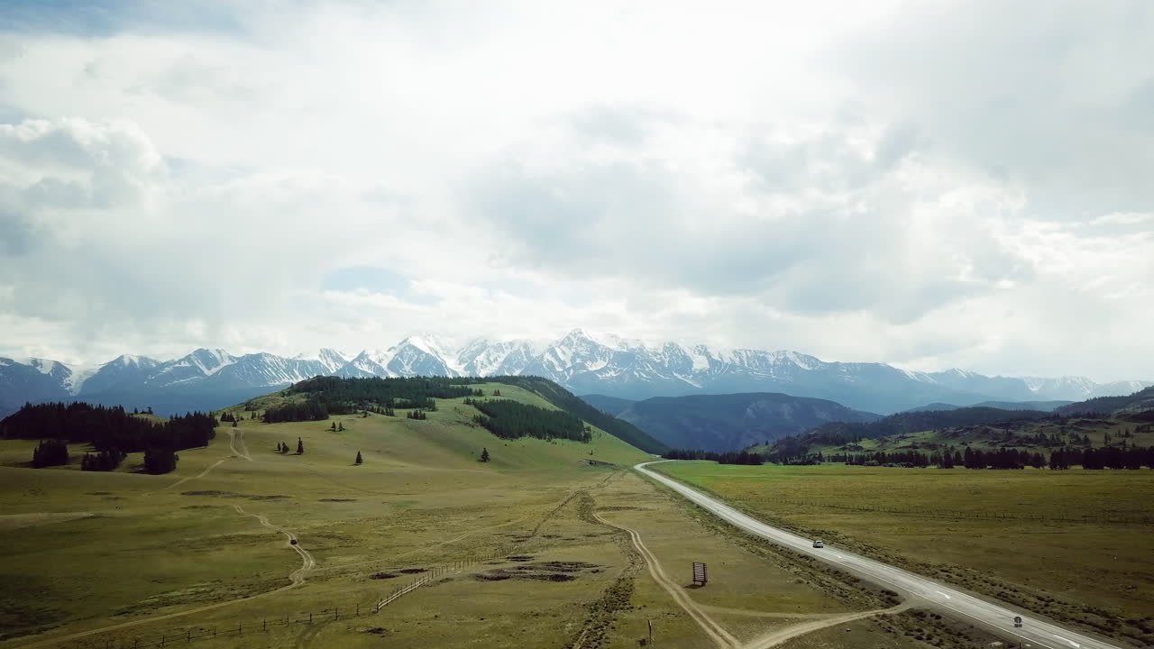 Paesaggio stradale di montagna
