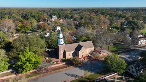 colonial williamsburg church: bruton parish episcopal church