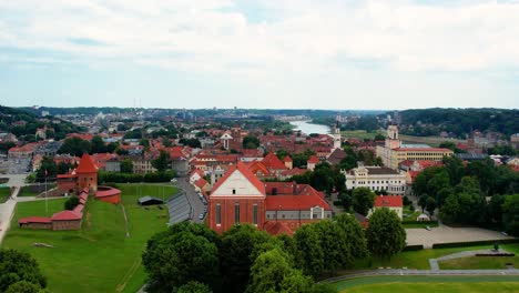 Drone-shot-of-Kaunas-old-town-in-Kaunas,-Lithuania