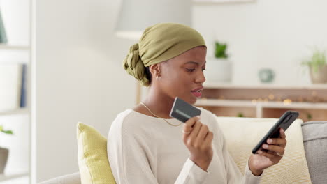 Teléfono,-Tarjeta-De-Crédito-Y-Mujer-Negra-Con-Pago