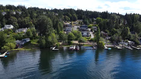 Casas-De-Lujo-Junto-A-La-Costa-En-Bellevue,-Washington