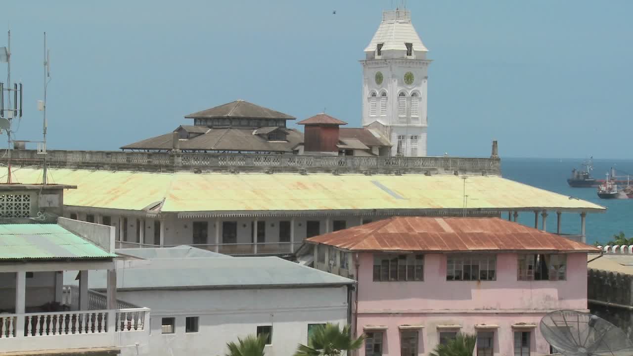 Una vista sul vecchio porto di Stone Town, Zanzibar