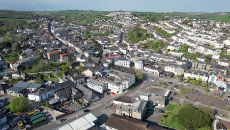 kingsbridge high street y el centro de la ciudad devon reino unido drone vista aérea