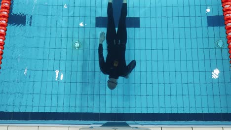 indoor pool frediving competitor without fin