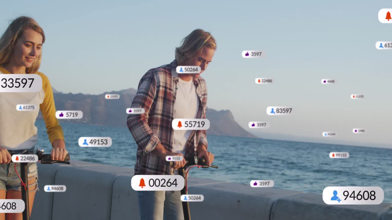 전기 스쿠터를 타고 있는 백인 부부 위에 증가하는 수를 가진 여러 디지털 아이콘