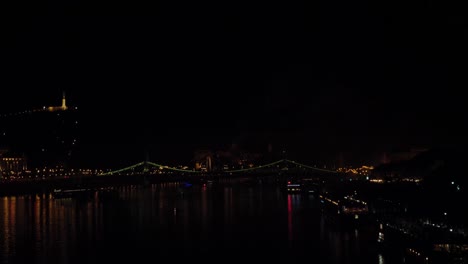 Fireworks-Over-The-City-of-Budapest-on-Chain-Bridge,-Danube-River,-Hungary,-20