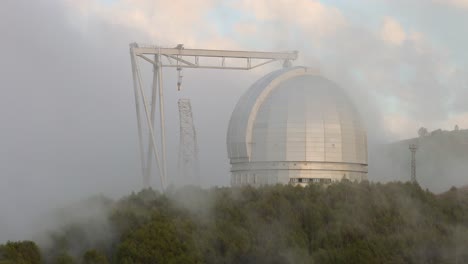 Spezielles-Wissenschaftliches-Astrophysikalisches-Observatorium.-Astronomisches-Zentrum-Für-Bodengestützte-Beobachtungen-Des-Universums-Mit-Einem-Großen-Teleskop.